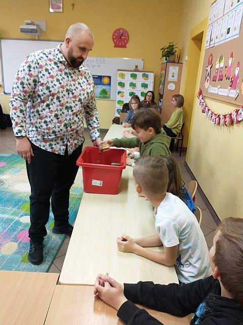 „Cukierki” w szkołach – realizacja programu profilaktycznego - zdjęcie 4